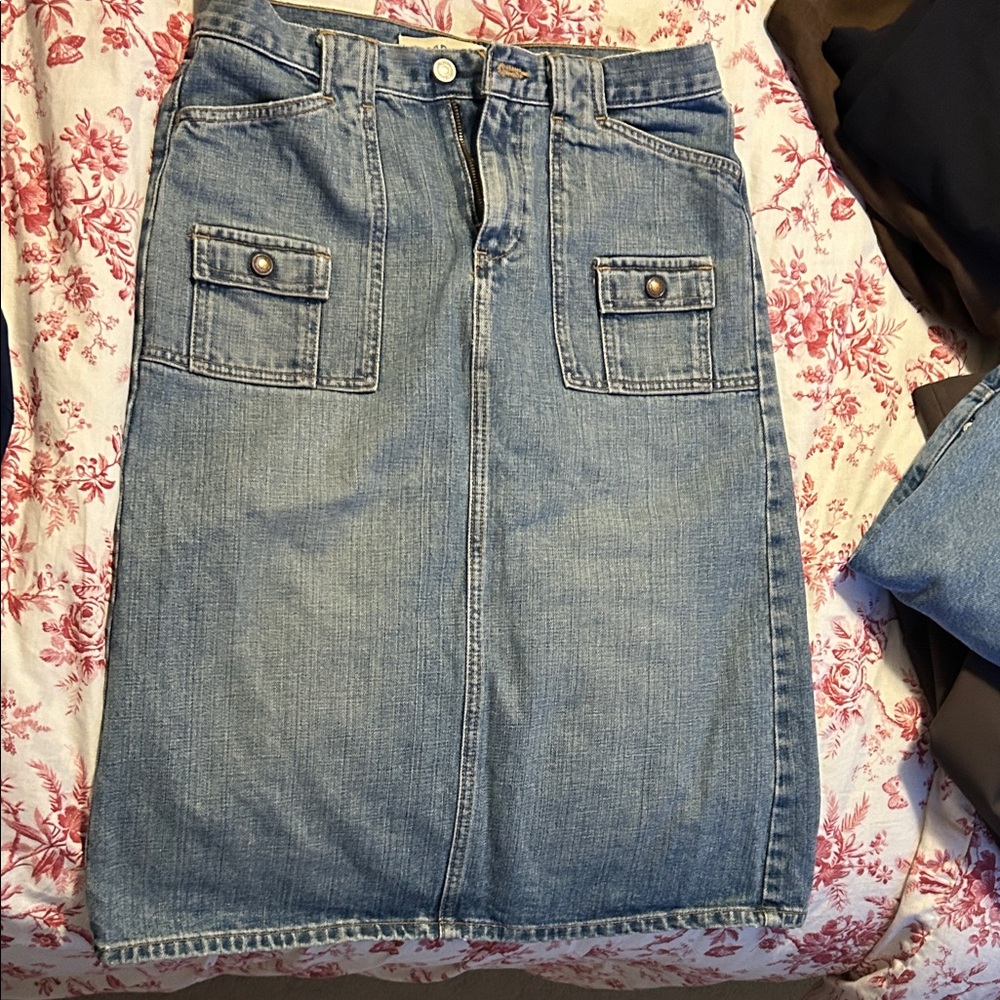 GAP Women's Light knee length Denim Pocket Skirt